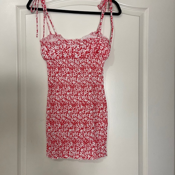 Red dress - Picture 4 of 4